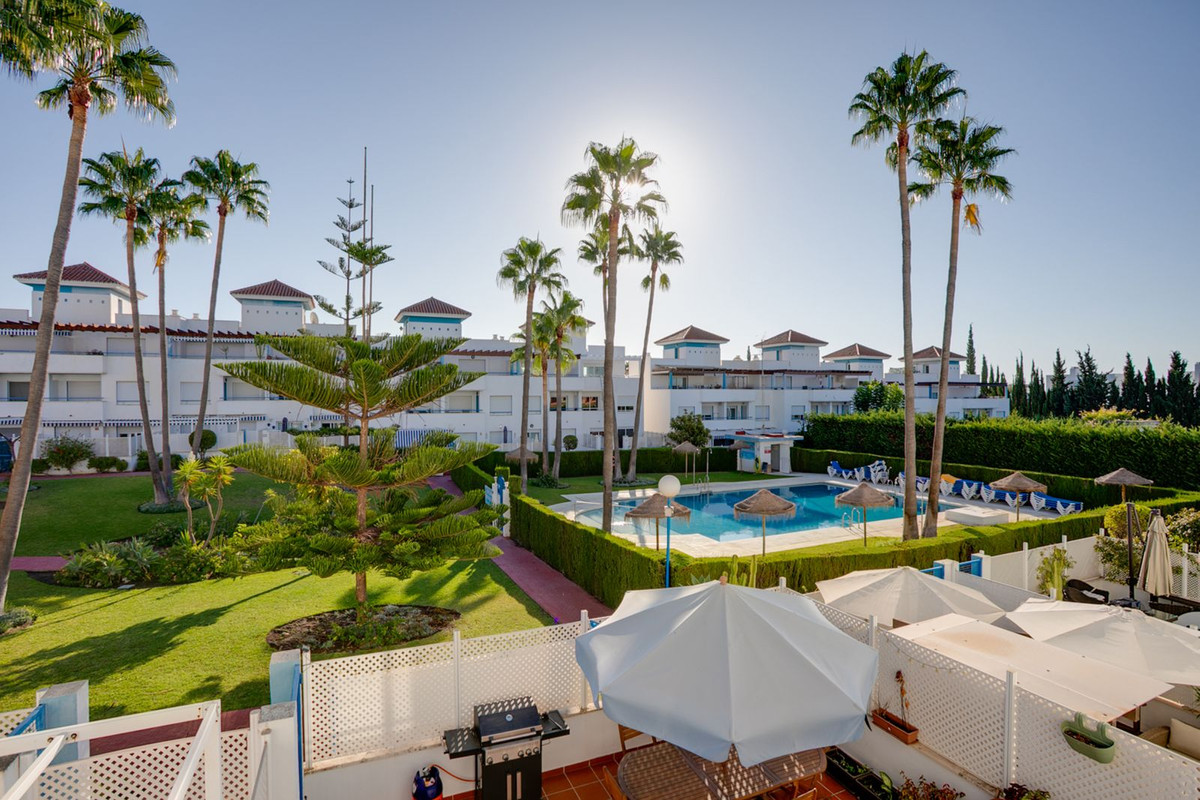 Nueva Milla de Oro, Estepona